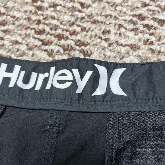 Hurley‎ - Picture 5 of 7